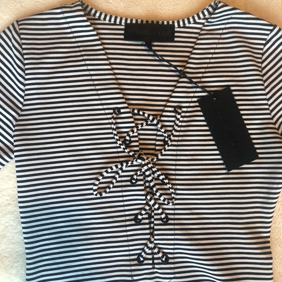 Kendall+Kylie- Lace up Plunging V- Neck Bodysuit - Picture 7 of 8